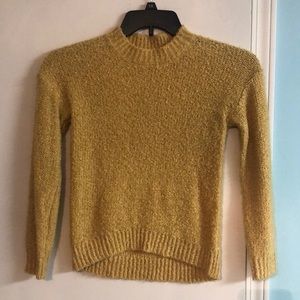 Copper key girls size medium. Yellow/gold sweater C9